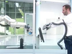 İnsan Gücünü İki Kat Artıran Robotik Eldiven Geliştirildi