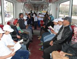 Gülen Yüzler, Kitap Okuyarak Örnek Olmaya Çalıştı