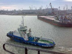 Karadeniz’de Sürüklenen Türk Gemisi, Samsun Limanına Çekiliyor