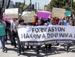 Fen-edebiyat Öğrencileri Öğretmenlik Haklarını Geri İstedi