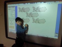 Anaokulunda Akıllı Tahtayla Tanıştılar