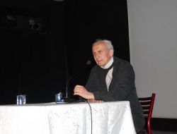 "Türk Milletinin Kendi Tarihini Yazacak Tarihçiler Yetiştirmesi Gerekiyor"