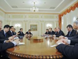 Rusya Ve Çin 15 Milyar Dolarlık 27 Anlaşma İmzaladı