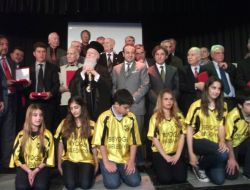 Bakan Bağış’tan, Lefter Anısına Beyoğlu Spor Kulübü Sporcularına Plaket