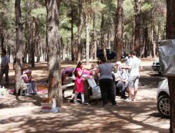Burdur'da Piknik Alanları Doldu