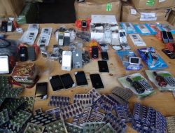 Gümrük'te Kaçak Eşya Ve İlaç Operasyonu