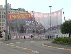 Taksim Cumhuriyet Anıtı'na 'Afişli' Önlem