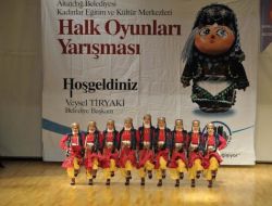 Halk Oyunları Yarışması Çekişmeli Geçti