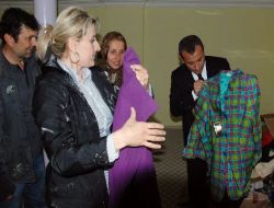 Of'ta, Hayırseverlerin Gönderdiği Giysiler İhtiyaç Sahiplerine Ulaştırıldı