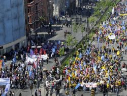 İŞÇİLERİN 1 MAYIS MESAJI