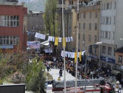 Hakkari’de Halaylı 1 Mayıs Kutlaması