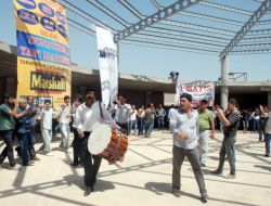 İnşaat İşçileri 1 Mayıs'ı Şantiyede Kutladı