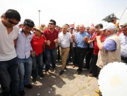 Kocaoğlu, İşçilerle Birlikte Halay Çekti!