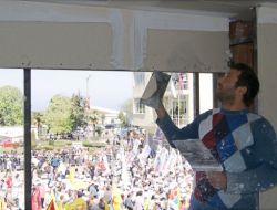 'Emeğin Bayramı Olmaz' Deyip Çalışmaya Devam Etti