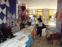 Eğitim Gönüllüsü Bayanlardan Kermes