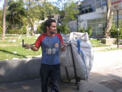 1 Mayıs'tan Kağıt Toplayıcıları Da Nasibini Aldı