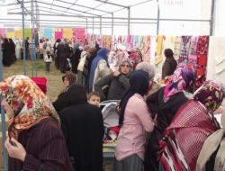 Yoksul Öğrenciler Yararına Kermes Düzenlendi