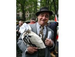 "Wall Street'i İşgal Et" Eylemleri Başladı; 20 Kişi Gözaltına Alındı