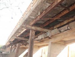 Süheylan Köprüsü Üzerindeki Tahribat Sürücüleri Korkutuyor