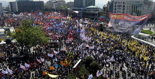 İşçilerden Taksim'de 1 Mayıs mesajı