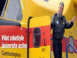 Pilot ceketiyle üniversite açılışı