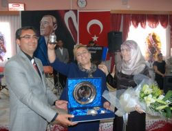 Nevin Gökçek, Şereflikoçhisar’da Yılın Annesi Seçildi