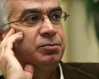 Atilla Yayla: Özgür Sanat İçin Tiyatrolar Özelleştirilmeli