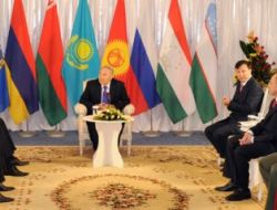 Nazarbayev, Kgaö Savunma Bakanlarını Kabul Etti