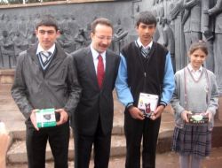 'Arabanla Değil, Aklınla Yarış'