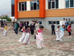 Erdemli Yıldırımhan İlköğretim Okulundan “bahar Şenliği”