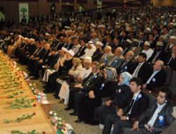 Bozdağ'dan, İslam Alimlerine: Elinizdeki Işıkla Karanlıkta Kalanları Aydınlatın