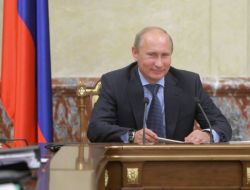 Putin 30 Pare Top Atışının Ardından Koltuğuna Oturacak