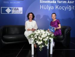 Hülya Koçyiğit, Yarım Asırlık Kariyerini Taçlandıran Ödülünü Gaziantep’te Aldı