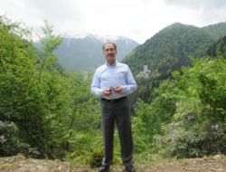 Bakan Günay, Ayder Yaylası’ndaki Beton Yapılara Tepki Gösterdi