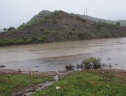 MUNZUR ÇAYI'NA FUEL OİL SIZDI