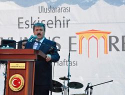 Yunus Emre Kabri Başında ‘Güzel Söz’ler İle Anıldı