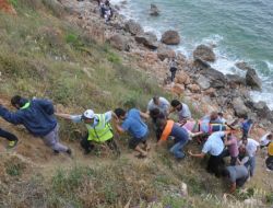 Otomobil Denize Uçtu: 1 Ölü, 3 Yaralı