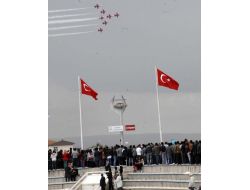 Türk Yıldızları'nın Gösterisi Kısa Sürdü