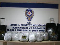 İkiz Kardeşler Valizde Esrarla Yakalandı