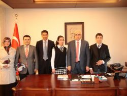 İskilip Ygs Birincileri Vali Nurullah Çakır'ı Ziyaret Etti.