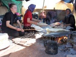Sarıkeçili Yörüklerin Yayla Göçü Başladı