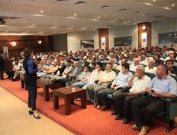 Servis Şoförlerine İletişim Ve Trafik Kuralları Eğitimi Verildi