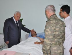 Vali Çolak, Hastanede Yaralı Mehmetçikleri Ziyaret Etti