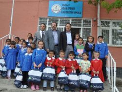 Tonosluoğlu Vakfı'ndan 120 Öğrenciye Giysi Yardımı