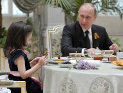 Putin Sözünü Tuttu; Kremlin’de İlk Misafiri 7 Yaşındaki Sonya