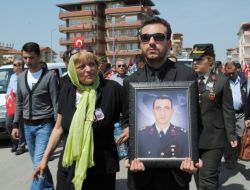 Manavgat Belediyesi, Şehit Annesi Şarlak'ı Yılın Annesi Seçti