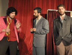 ‘gül Devri’ Tiyatro Oyunu Seyirci İle Buluşmaya Devam Ediyor