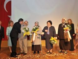 Sos'tan Anneler Günü'ne Özel Kutlama