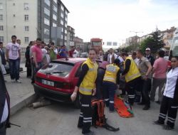 Yozgat'ta Meydana Gelen İki Ayrı Trafik Kazasında 3 Kişi Yaralandı