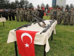 18 Engelli Bir Günlüğüne Silah Altına Alındı